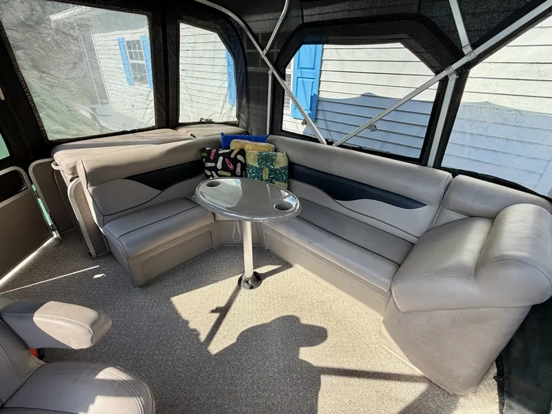 Slide: The Image of Custom 20 x 33 Floating Cabin - Approx 613sqft 1994 - 7766370