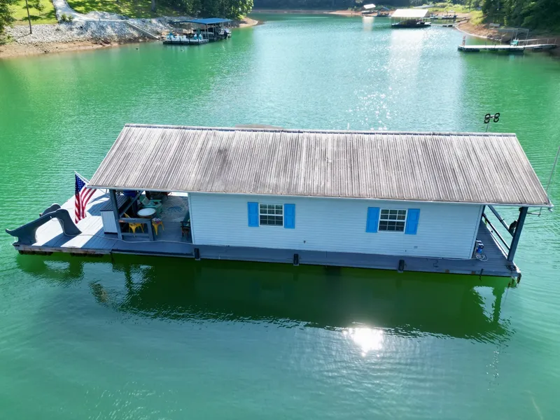 Slide: The Image of Custom 20 x 33 Floating Cabin - Approx 613sqft 1994 - 7766411