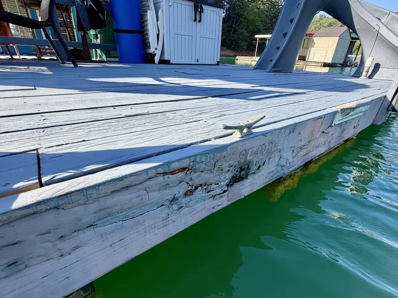 Slide: The Image of Custom 20 x 33 Floating Cabin - Approx 613sqft 1994 - 7766389