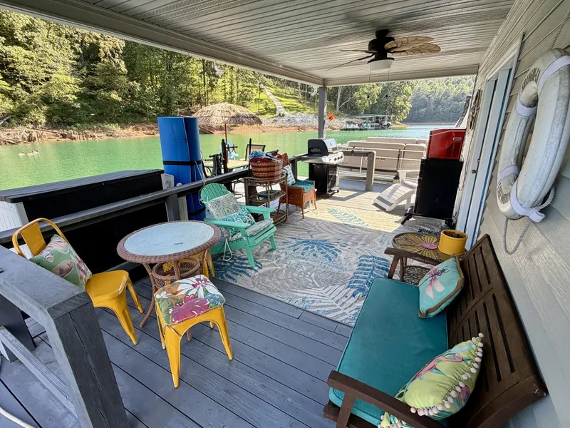 Slide: The Image of Custom 20 x 33 Floating Cabin - Approx 613sqft 1994 - 7766350