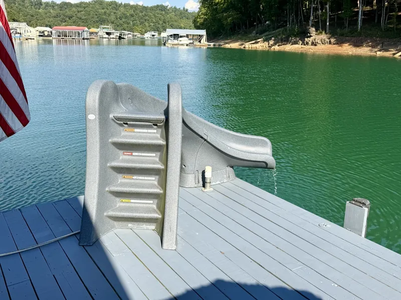 Slide: The Image of Custom 20 x 33 Floating Cabin - Approx 613sqft 1994 - 7766353