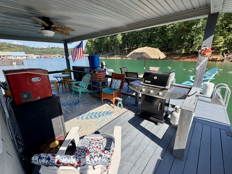 Slide: The Image of Custom 20 x 33 Floating Cabin - Approx 613sqft 1994 - 7766347
