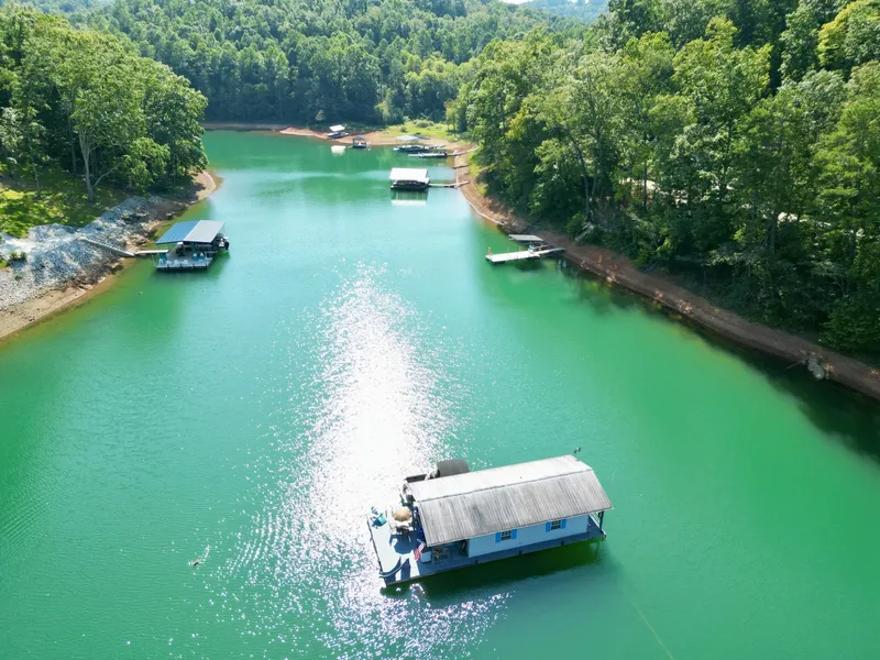 Slide: The Image of Custom 20 x 33 Floating Cabin - Approx 613sqft 1994 - 7766417