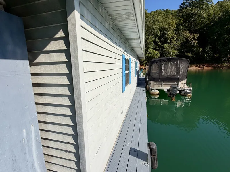 Slide: The Image of Custom 20 x 33 Floating Cabin - Approx 613sqft 1994 - 7766346