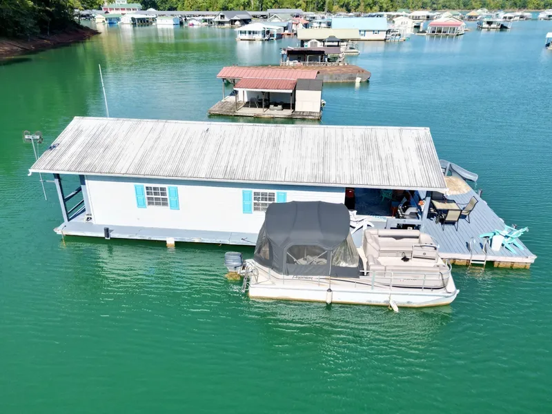 Slide: The Image of Custom 20 x 33 Floating Cabin - Approx 613sqft 1994 - 7766406