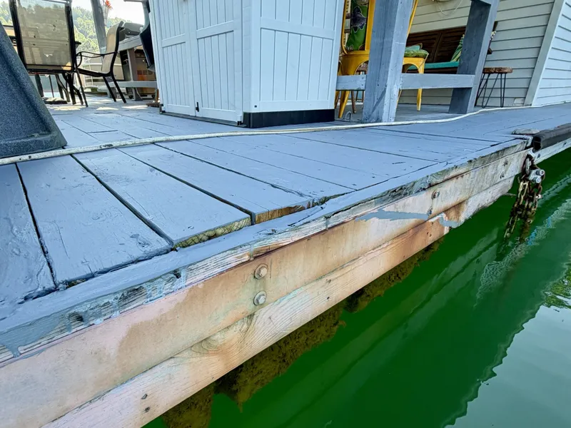 Slide: The Image of Custom 20 x 33 Floating Cabin - Approx 613sqft 1994 - 7766394