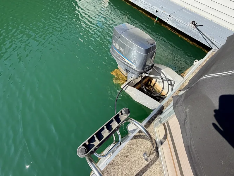 Slide: The Image of Custom 20 x 33 Floating Cabin - Approx 613sqft 1994 - 7766375
