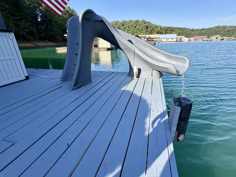 Slide: The Image of Custom 20 x 33 Floating Cabin - Approx 613sqft 1994 - 7766393