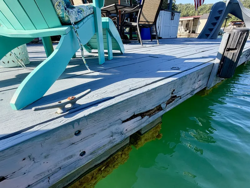 Slide: The Image of Custom 20 x 33 Floating Cabin - Approx 613sqft 1994 - 7766388