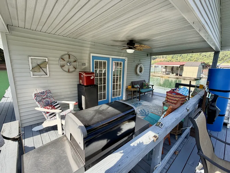 Slide: The Image of Custom 20 x 33 Floating Cabin - Approx 613sqft 1994 - 7766289