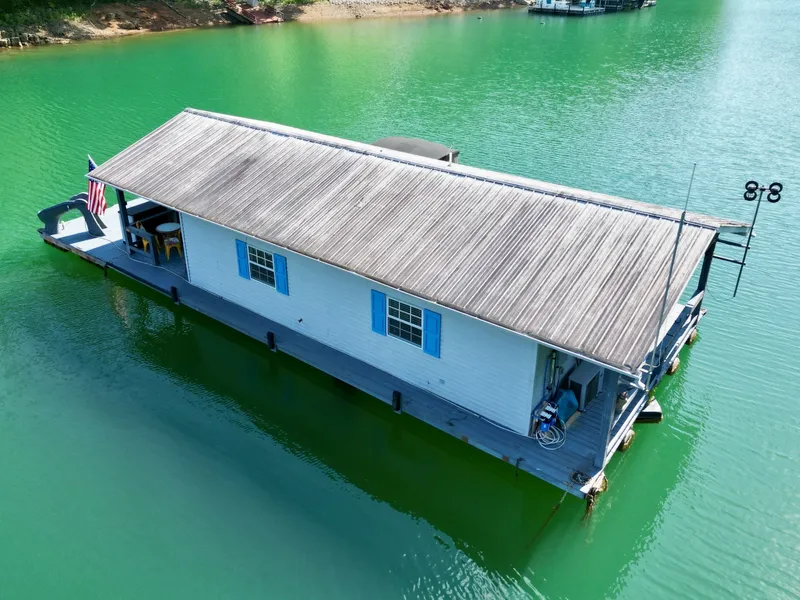 Slide: The Image of Custom 20 x 33 Floating Cabin - Approx 613sqft 1994 - 7766410