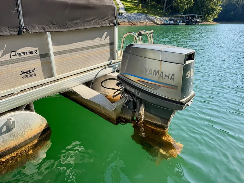 Slide: The Image of Custom 20 x 33 Floating Cabin - Approx 613sqft 1994 - 7766378