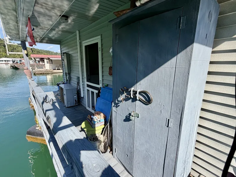 Slide: The Image of Custom 20 x 33 Floating Cabin - Approx 613sqft 1994 - 7766345