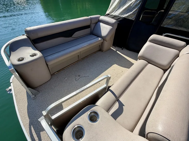 Slide: The Image of Custom 20 x 33 Floating Cabin - Approx 613sqft 1994 - 7766360