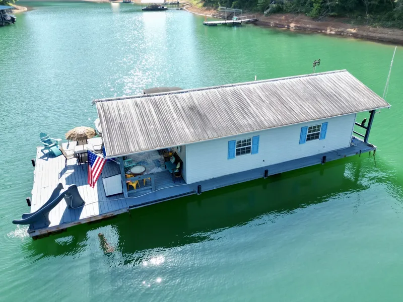 Slide: The Image of Custom 20 x 33 Floating Cabin - Approx 613sqft 1994 - 7766412