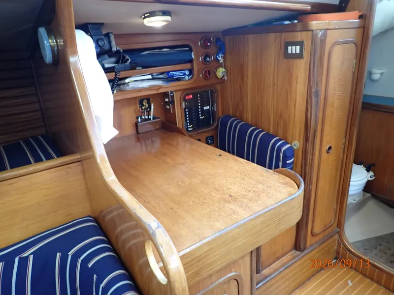 Slide: The Image of 42' Beneteau nav station2 - 7767029