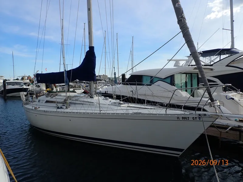 Slide: The Image of 42' Beneteau starboard forward profile2 - 7767046