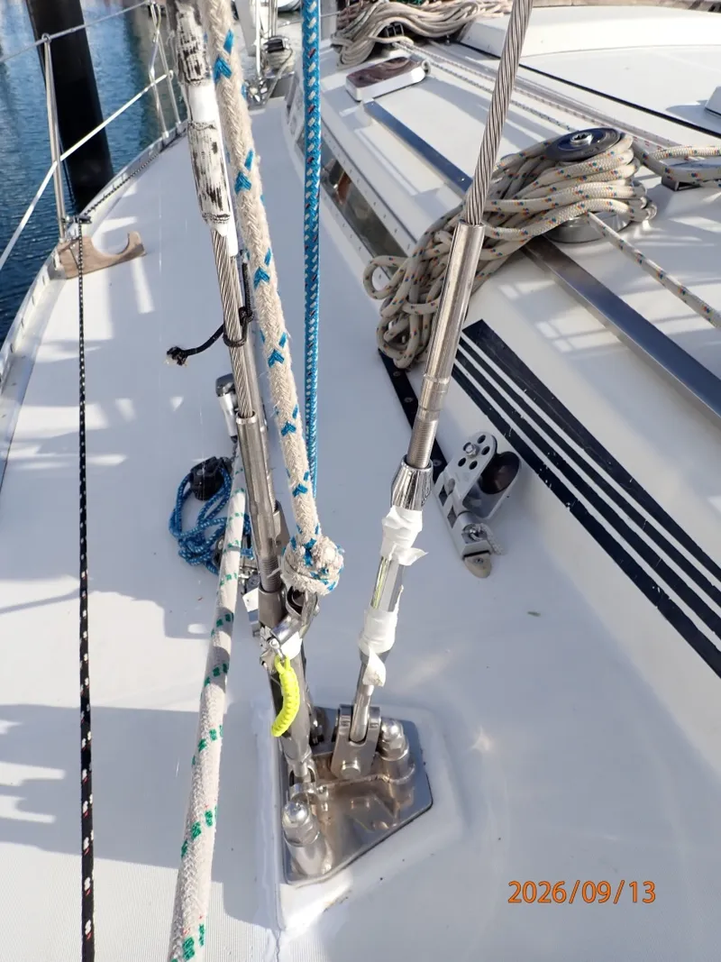 Slide: The Image of 42' Beneteau standing rigging2 - 7767045