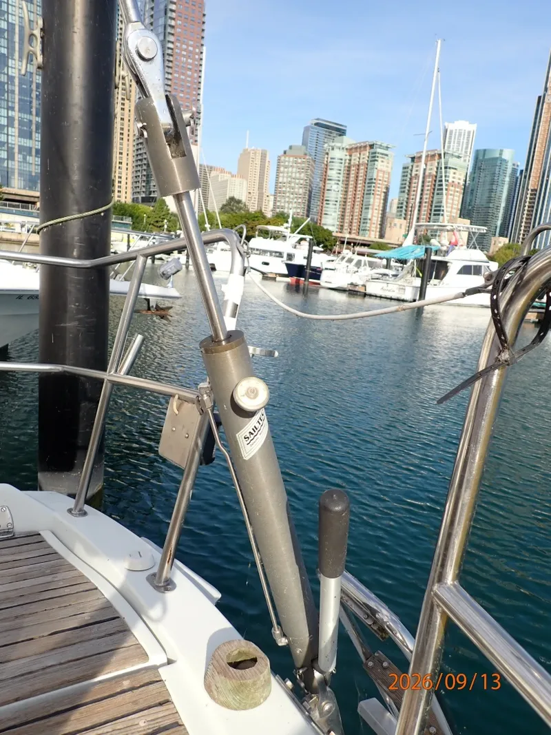 Slide: The Image of 42' Beneteau backstay - 7767004