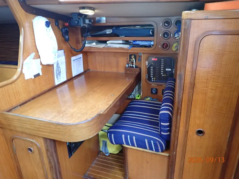 Slide: The Image of 42' Beneteau nav station1 - 7767028