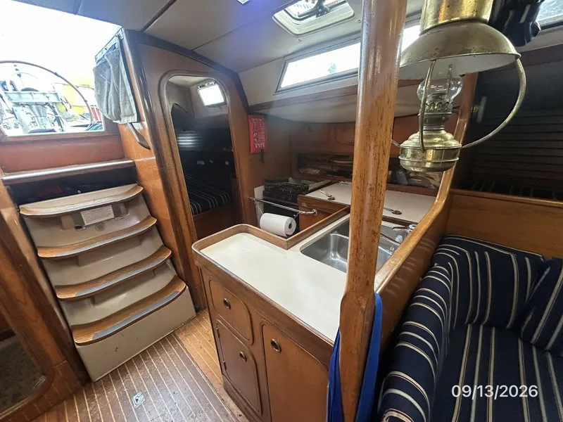 Slide: The Image of 42' Beneteau galley1 - 7767024