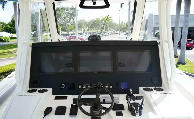 Slide: The Image of Regulator Marine 37 2023 - 7767161