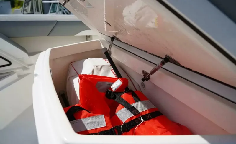 Slide: The Image of Regulator Marine 37 2023 - 7767173