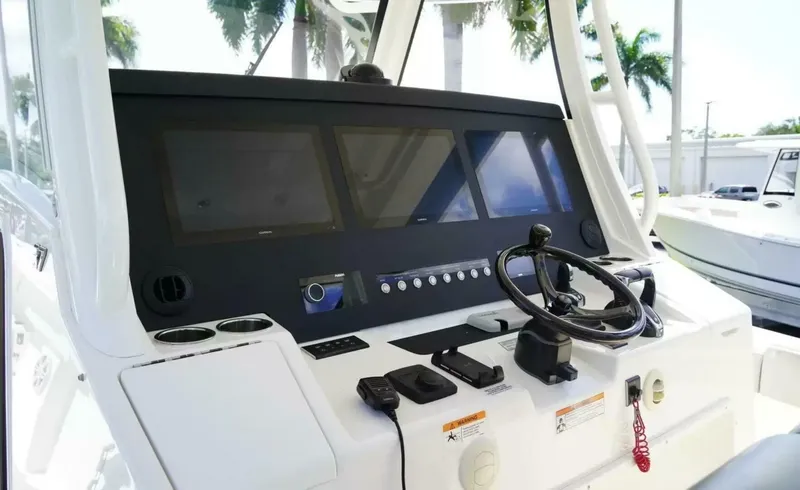 Slide: The Image of Regulator Marine 37 2023 - 7767157