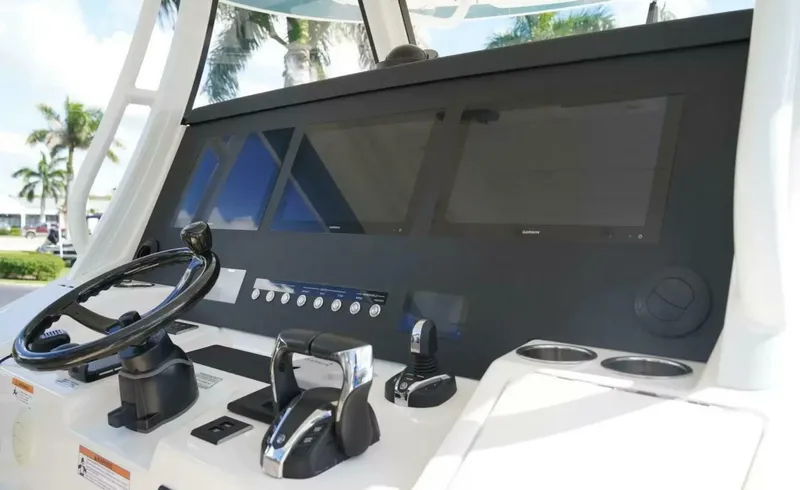 Slide: The Image of Regulator Marine 37 2023 - 7767159