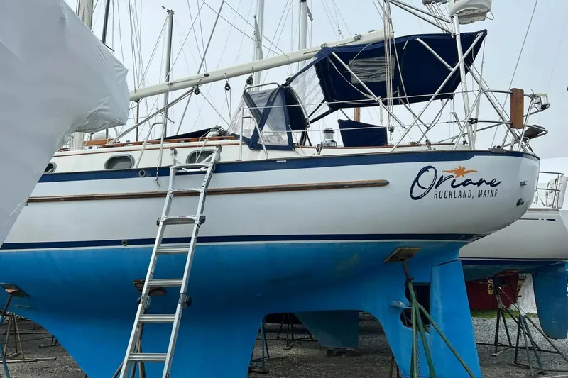 Slide: The Image of Pacific Seacraft 37 1982 - 7768687