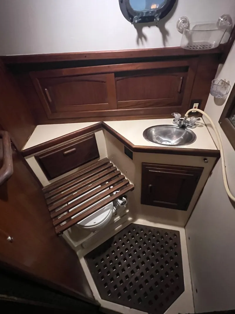 Slide: The Image of Pacific Seacraft 37 1982 - 7925277