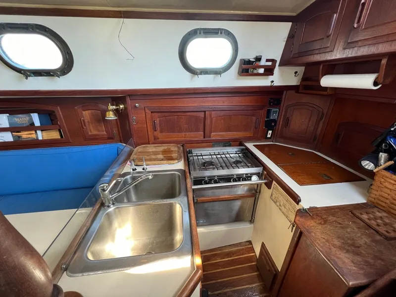 Slide: The Image of Pacific Seacraft 37 1982 - 7925266