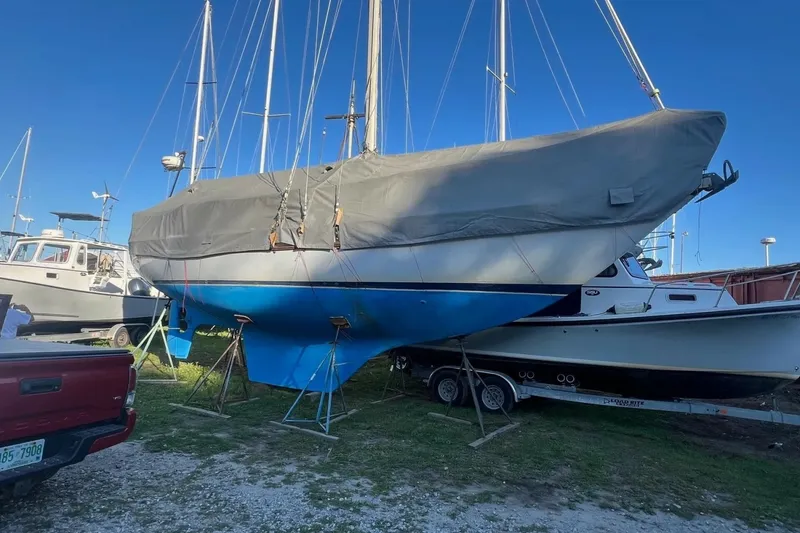 Slide: The Image of Pacific Seacraft 37 1982 - 7768692