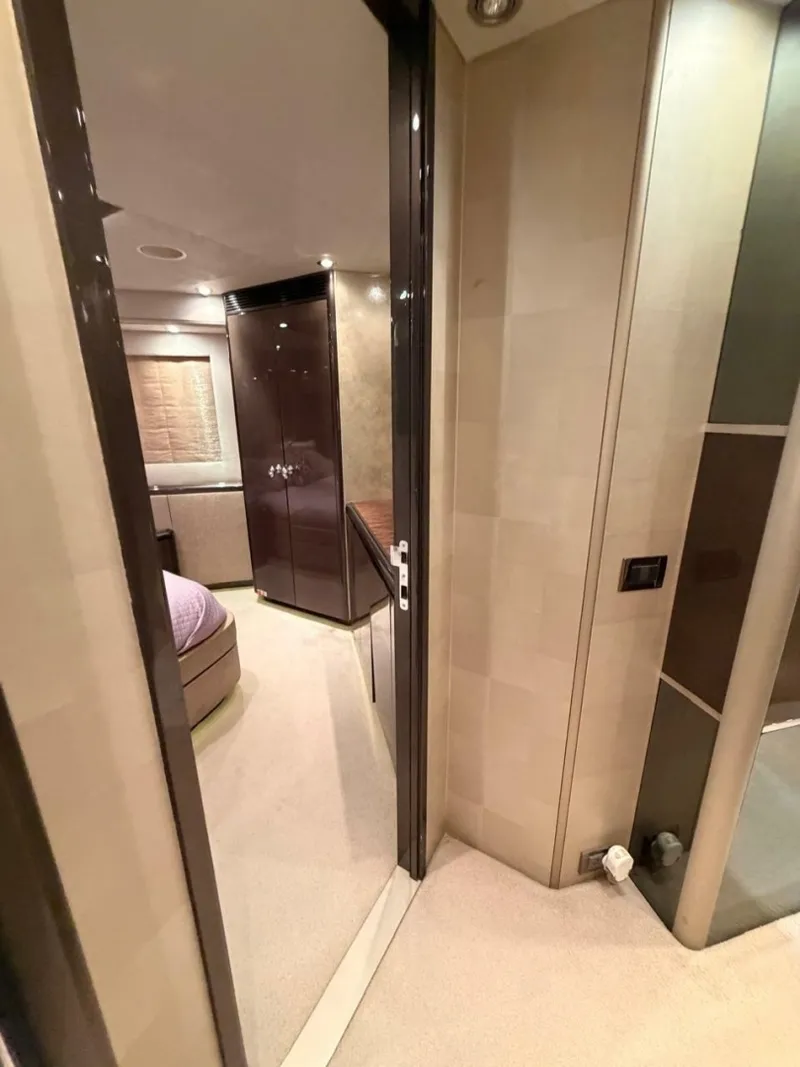 Slide: The Image of VIP Suite 1 - 7769335