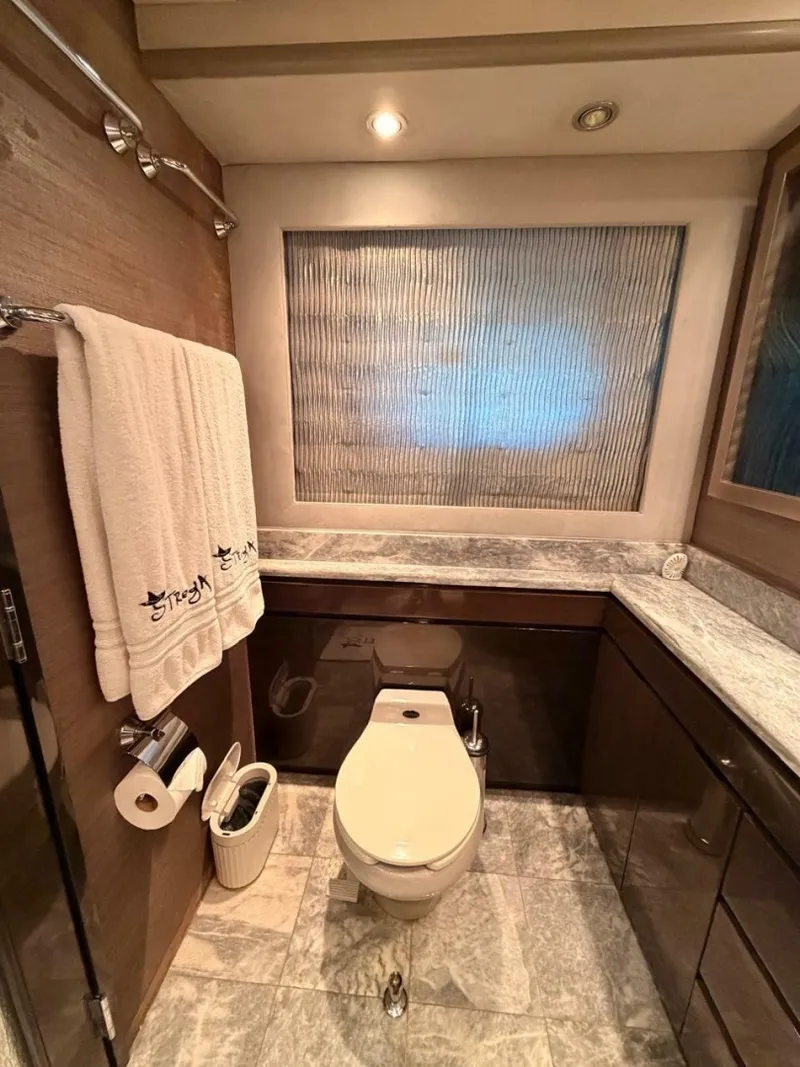 Slide: The Image of Twin Suite 4 - 7769332