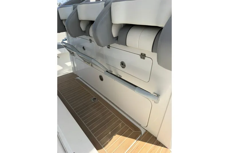 Slide: The Image of Regulator Marine 41 2019 - 7770595