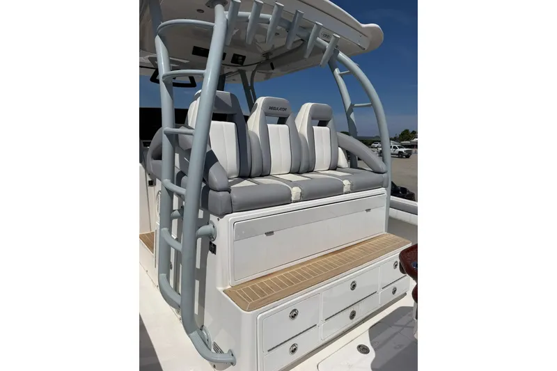 Slide: The Image of Regulator Marine 41 2019 - 7770559
