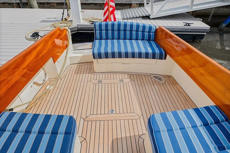 Slide: The Image of Hinckley Yachts Picnic Boat 37 MKIII 2018 - 7770532