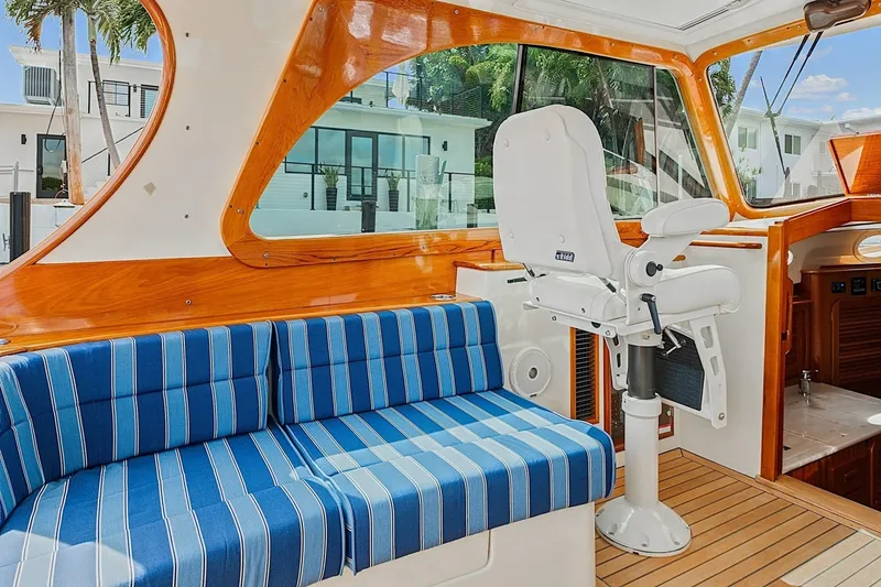 Slide: The Image of Hinckley Yachts Picnic Boat 37 MKIII 2018 - 7770543