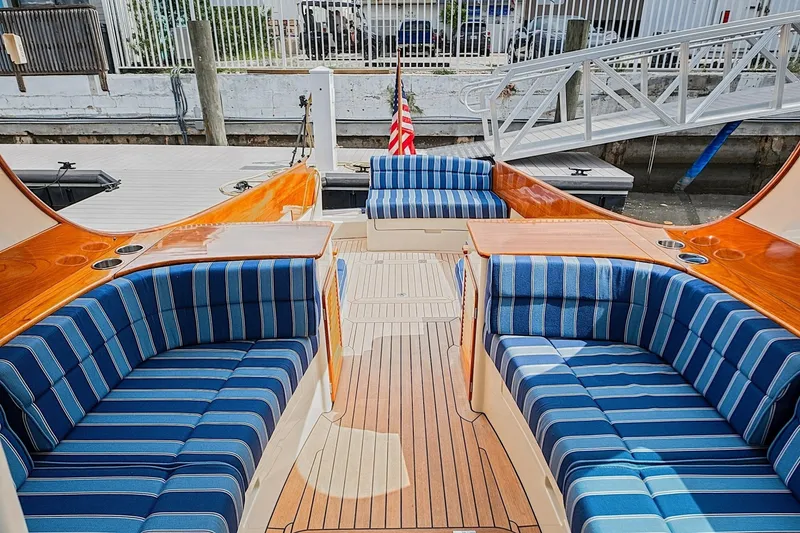 Slide: The Image of Hinckley Yachts Picnic Boat 37 MKIII 2018 - 7770529