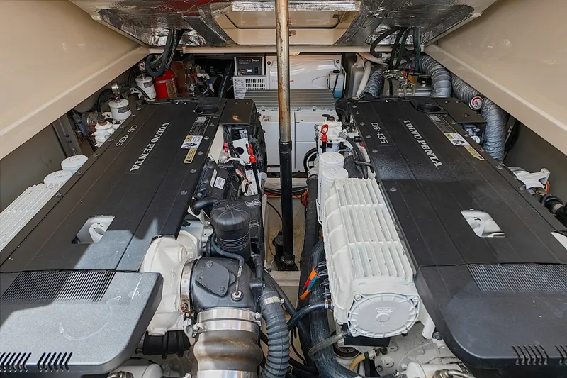 Slide: The Image of Hinckley Yachts Picnic Boat 37 MKIII 2018 - 7770623