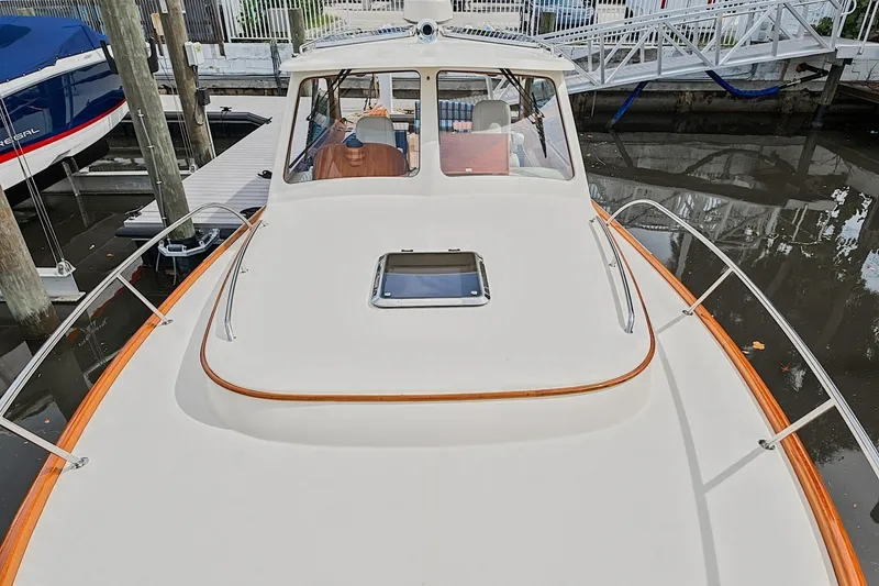Slide: The Image of Hinckley Yachts Picnic Boat 37 MKIII 2018 - 7770508
