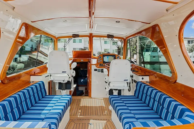 Slide: The Image of Hinckley Yachts Picnic Boat 37 MKIII 2018 - 7770535