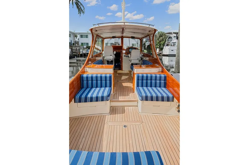 Slide: The Image of Hinckley Yachts Picnic Boat 37 MKIII 2018 - 7770522