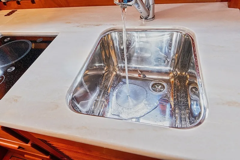 Slide: The Image of Hinckley Yachts Picnic Boat 37 MKIII 2018 - 7770593
