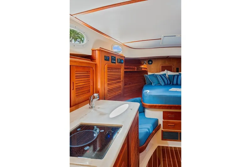 Slide: The Image of Hinckley Yachts Picnic Boat 37 MKIII 2018 - 7770579
