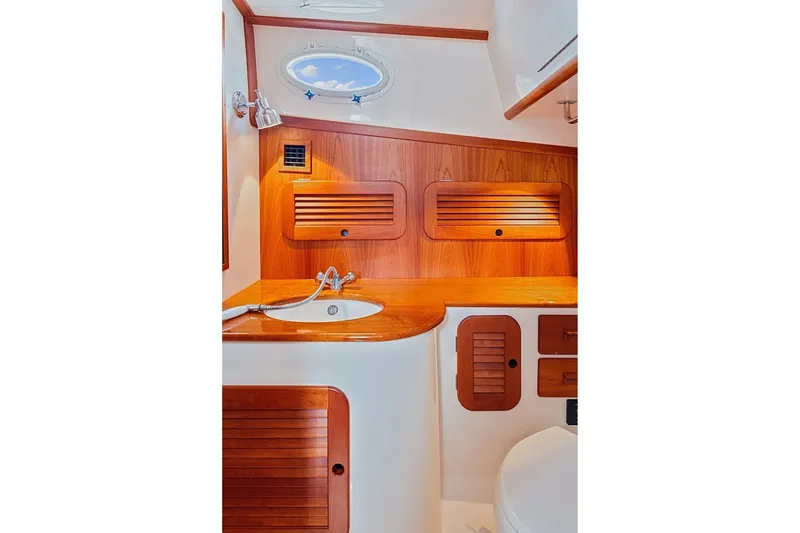 Slide: The Image of Hinckley Yachts Picnic Boat 37 MKIII 2018 - 7770612