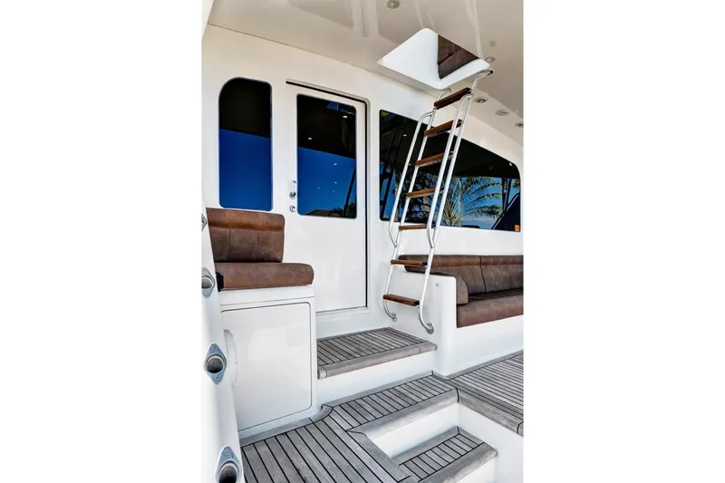 Slide: The Image of Viking 74 Enclosed Bridge 2008 - 7770662