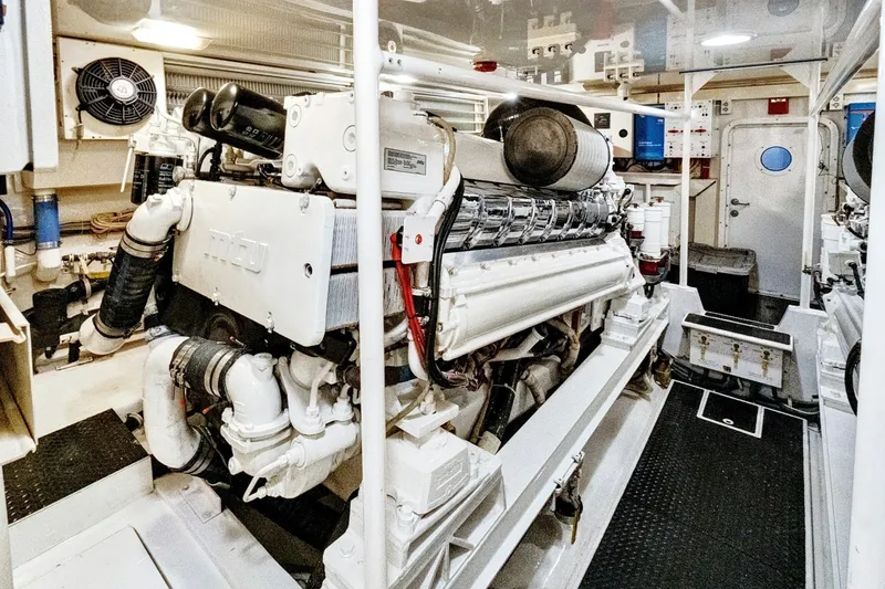 Slide: The Image of Viking 74 Enclosed Bridge 2008 - 7770764