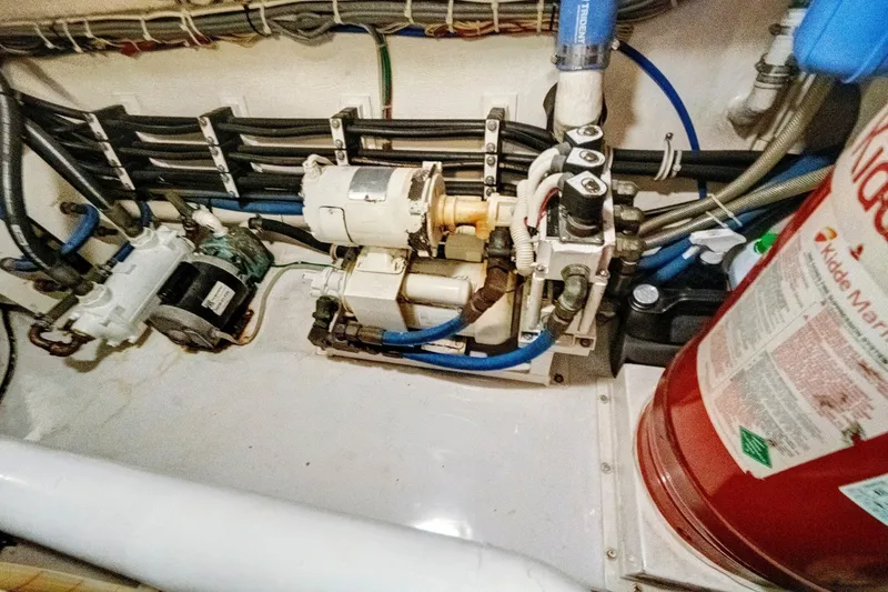 Slide: The Image of Viking 74 Enclosed Bridge 2008 - 7770840